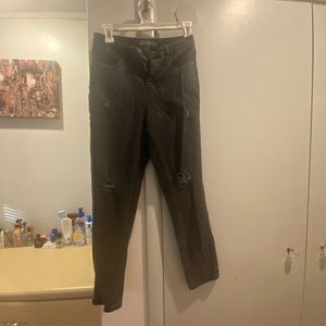 Black distressed jean